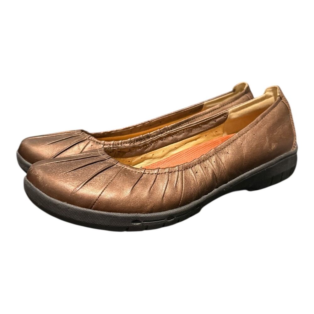 CLARKS Unstructured Un Beam Ballet Flats Size 8.5 M Pleated Bronze